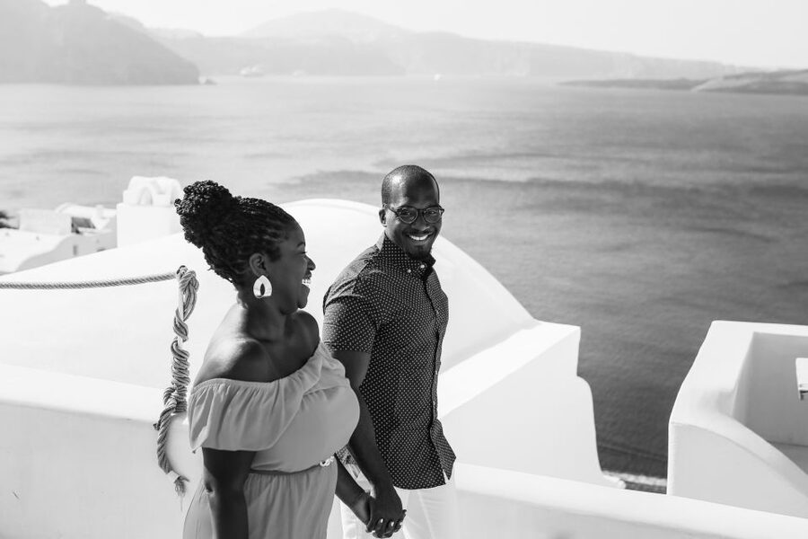 Santorini: Photo Shoot with a Private Vacation Photographer - The No-Cheese, Contemporary Approach to Posing