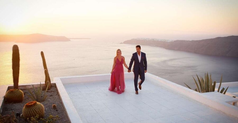 Santorini: Photo Shoot with a Private Vacation Photographer - What You Actually Do During the Shoot