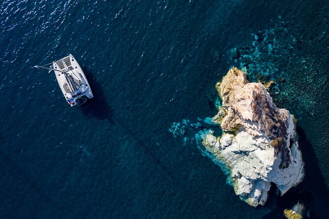 Santorini Platinum Catamaran Cruise with Meal, BBQ and Open Bar - Why this Platinum catamaran feels less hectic than land tours