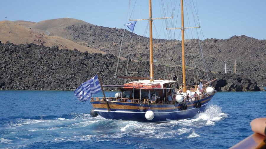 Santorini Port: 3 Hour Cruise to Volcano and Hot Springs - Santorini Caldera Views From the Water: The Photo and Mood Factor
