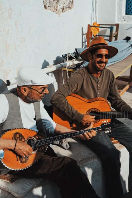 Santorini: Private 3-Hour Highlights Guided Tour with Pickup - Why this 3-hour Santorini loop makes sense