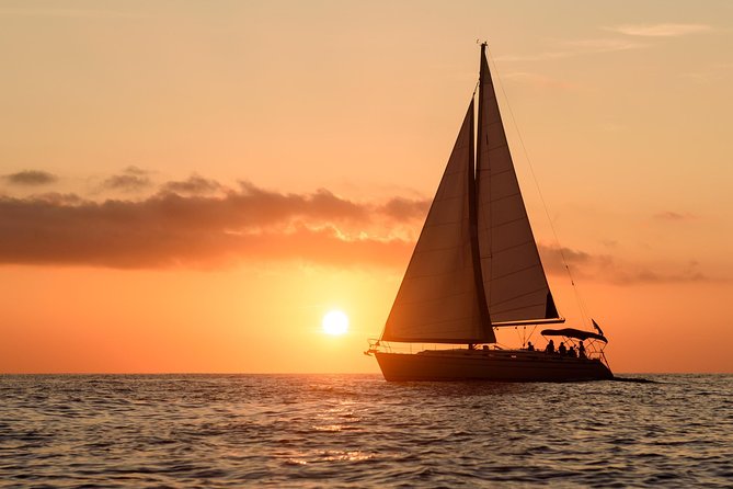 Santorini Private Sunset Sailing Tour with Dinner, Drinks &Transfer included - Transfers, meeting time, and how to keep the day relaxed