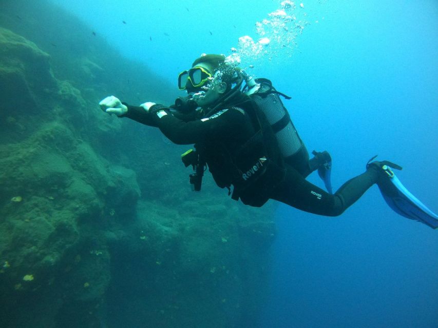 Santorini: Scuba Diving Experience in Caldera for Beginners - Why Santorini’s caldera scuba session feels doable for beginners