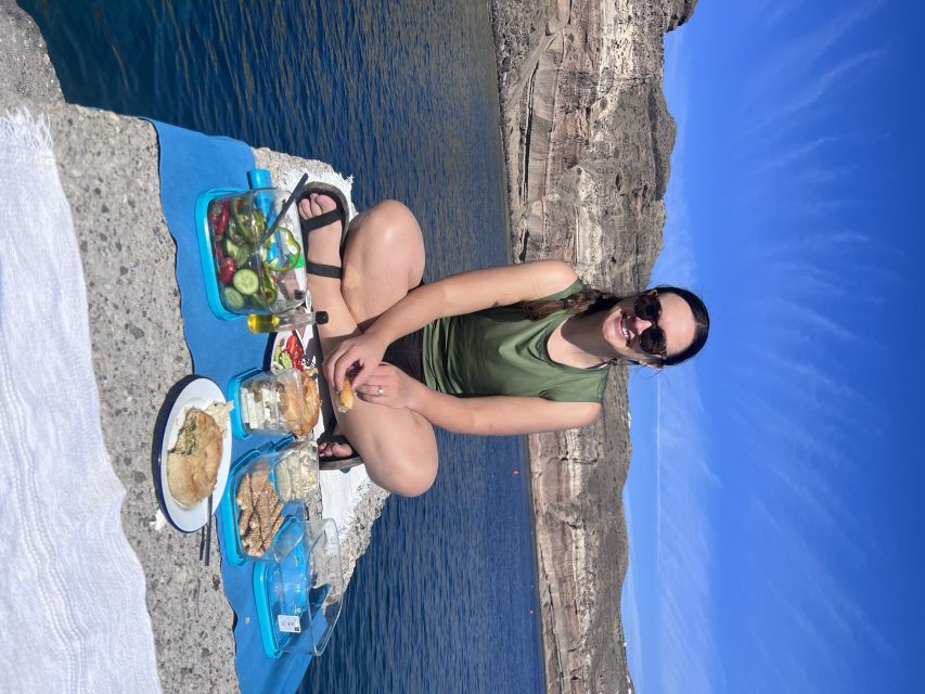 Santorini: Sea Caves Kayak Trip with Snorkeling and Picnic - The beach picnic: 1.5 hours to reset and eat well