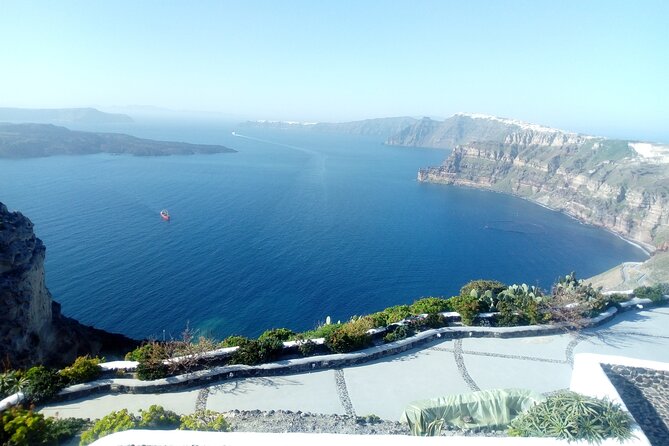 Santorini Sightseeing Half Day Small Group Tour - Megalochori’s labyrinth lanes and the coffee break you will remember