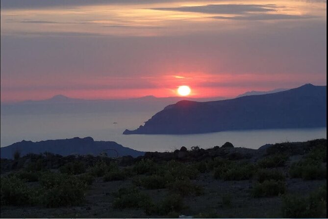 Santorini Sunset Wine Tour with Santo Winery Views - Santo Wines at Sunset: Views, Greek Cheeses, and Tapas