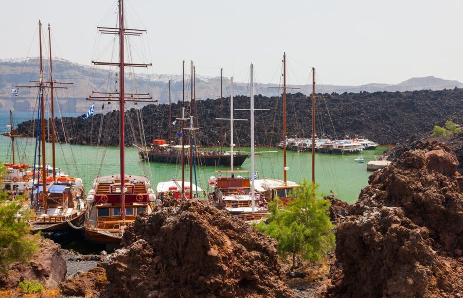Santorini: Thirassia Islands and Volcano Guided Cruise - Why this cruise works: volcano plus a quieter island