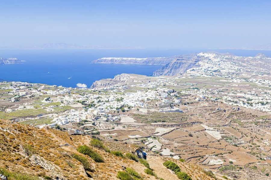Santorini: Top Sights Day Trip, Wine Tasting, & Oia Sunset - Guides and Drivers: Why It Feels Like More Than a Checklist
