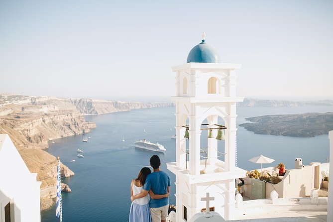 Santorini Walking Tour with a Personal Photographer - Oia in the morning: iconic views, before the crush