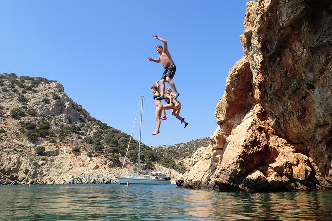 Semi-private Antiparos & Caves Blue Lagoon OR Rina Cave & Small Cyclades - The Blue Lagoon and Holed cave route: Panteronissia islets and Paros time