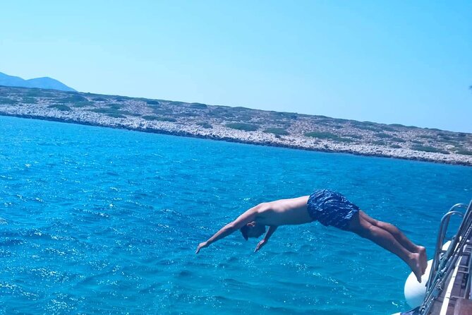 SEMIPRIVATE GALATEA tour Antiparos-Blulagoon-Despotiko-FREE DRINK - How the crew handles wind and stop changes