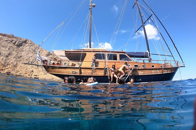 Sunset South Coast Sail Cruise with lunch,drinks, optional transfer - Lunch, Finger Food, and Drinks: What the Included Meal Really Means
