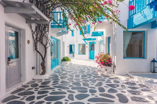 The Best Santorini Small-Group Shore Excursion for Cruise Ships - Oia: whitewashed streets, shopping time, and big viewpoints