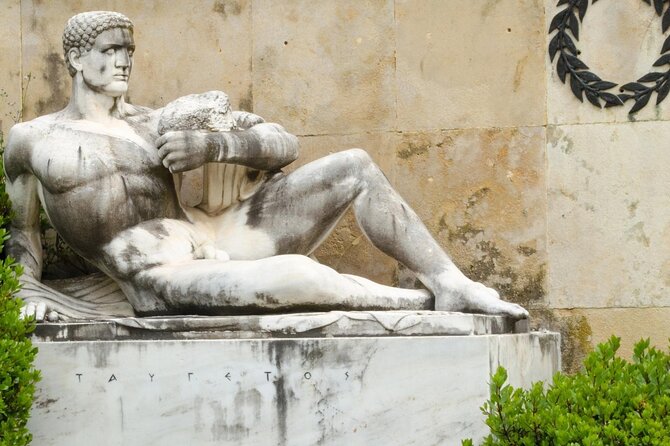 Thermopylae and Delphi Private Full-Day Tour from Athens - Lunch in Delphi plus Arachova photos before the ride back
