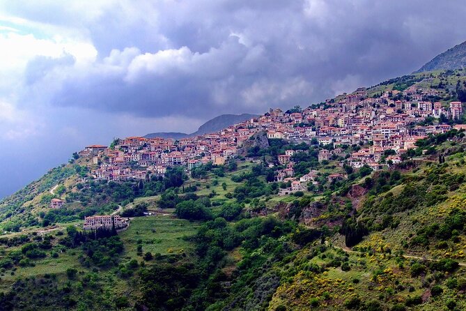 Thermopylae, Meteora and Delphi Private Full Day Tour - Distomo Massacre Memorial: a sober pause in the middle of the route