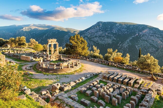 Thermopylae, Meteora and Delphi Private Full Day Tour - Starting from your Athens address in a Mercedes-Benz vehicle