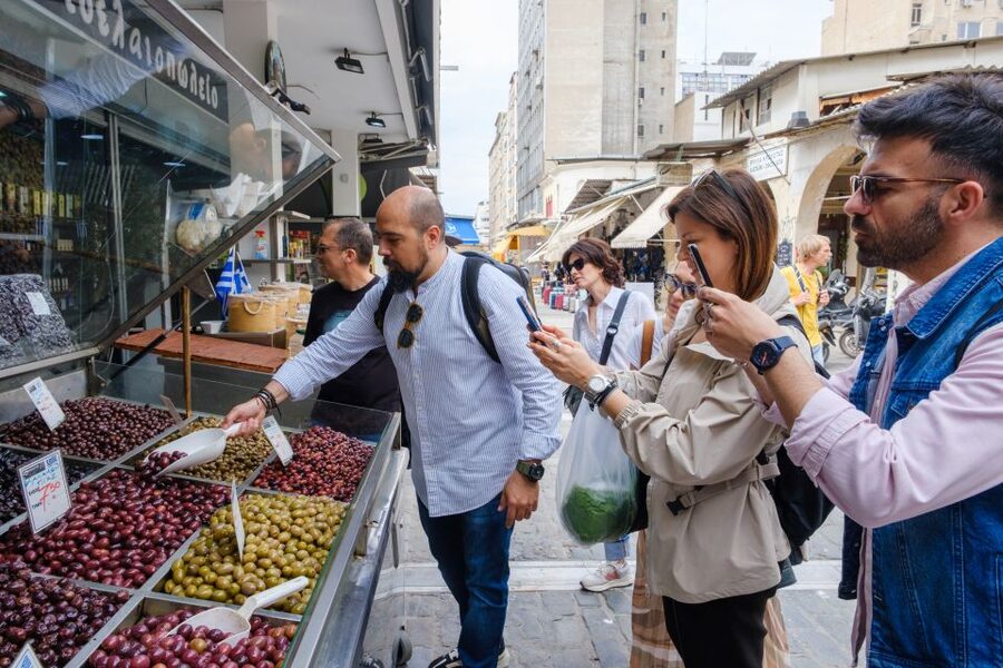 Thessaloniki: Food Tastings and Drinks tour with a Chef - Savory tastings with seafood, anchovies, herbs, and fresh meat
