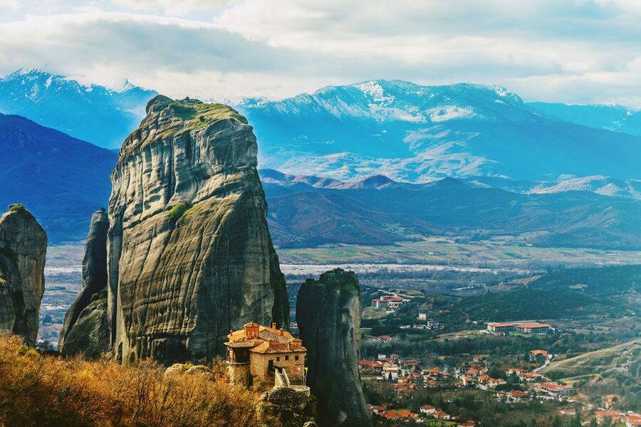 Thessaloniki: Full-Day Bus Trip to Meteora - Meteora from Thessaloniki: the big promise, and the time reality