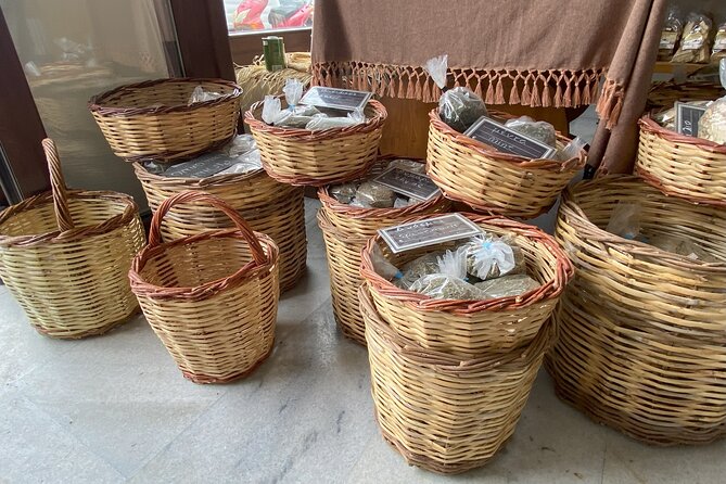 Walking Tour and Cooking Class on Naxos with Local Market Visit - Entering the Kastro: Chora’s 13th-century castle lanes